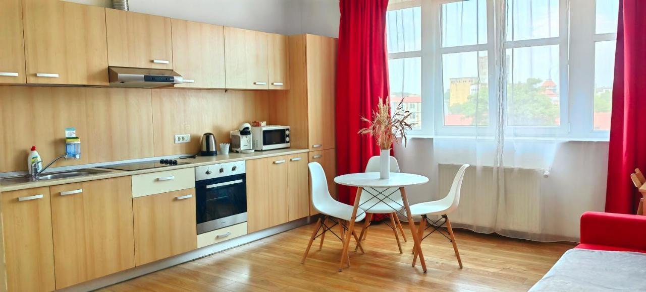 Flowers Apartments Тимишоара Экстерьер фото