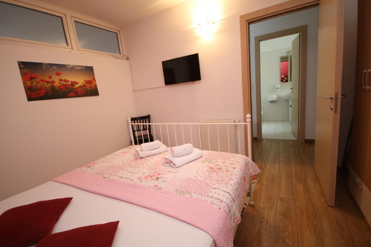 Flowers Apartments Тимишоара Экстерьер фото